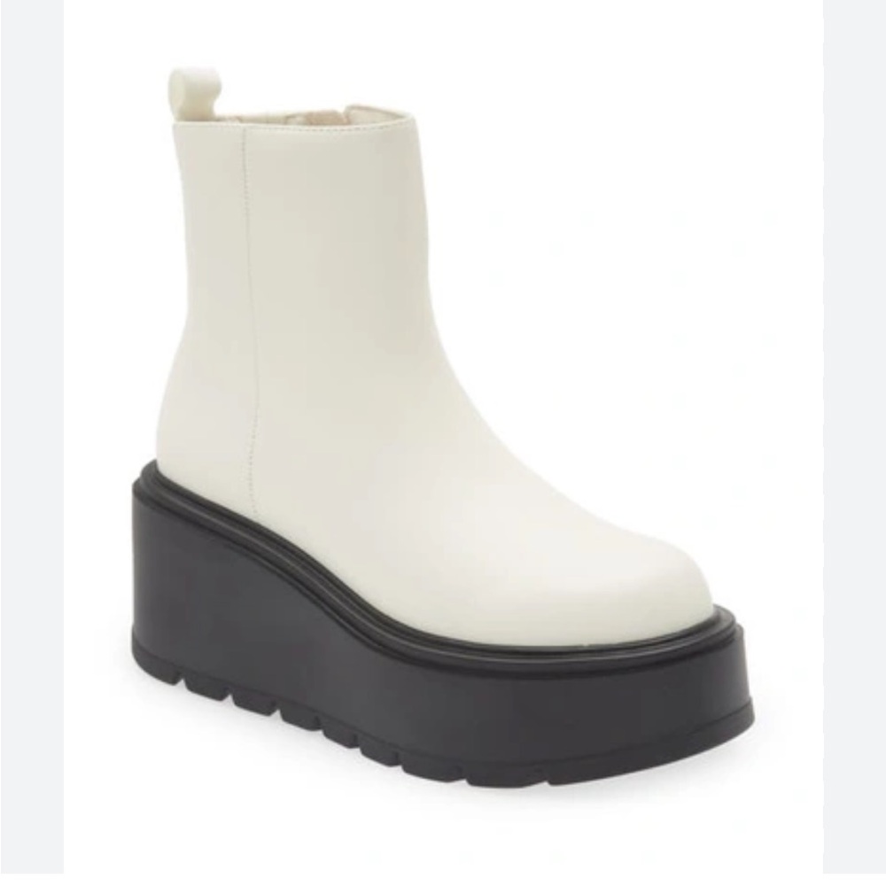 BP. Milo ivory White Platform Boots